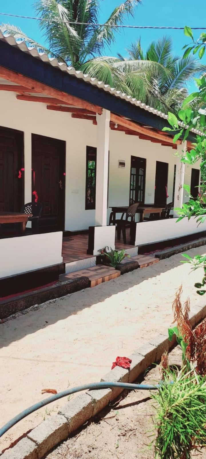 Nilaveli Beach Rooms Exterior photo