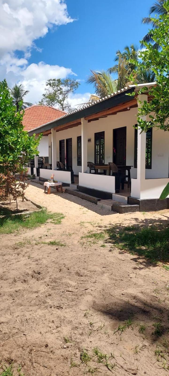 Nilaveli Beach Rooms Exterior photo