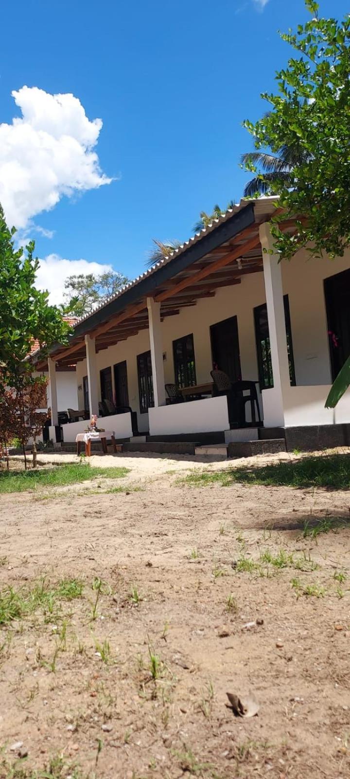 Nilaveli Beach Rooms Exterior photo